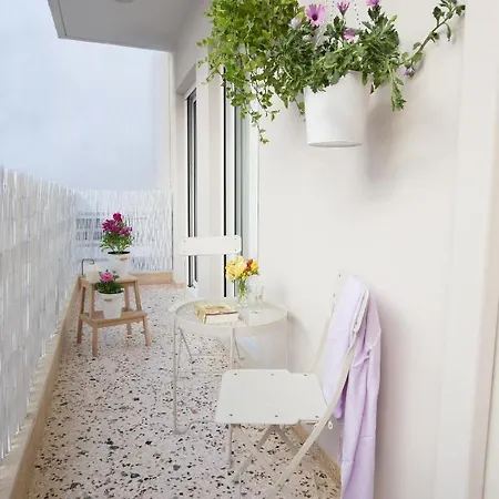 Effie'S Cozy Beach Front Apartment 雷斯蒙 Exterior photo