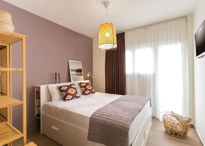 Effie\'S Cozy Beach Front Apartment